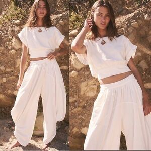 NWT Free People Feelin’ Free 2 Piece Set in Ivory